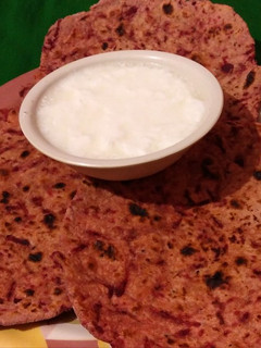 चुकंदर का पराठा (Chukandar ka paratha recipe in Hindi) रेसिपी मुख्य फोटो