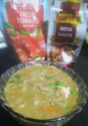 ভেজ নুডলস স্যুপ (veg noodles soup recipe in Bengali) রেসিপির প্রধান ছবি