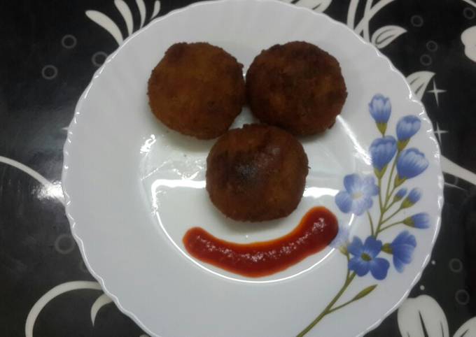 Aloo rava cutlet (potato semolina cutlet)