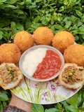 Bola nasi isi tempe mercon