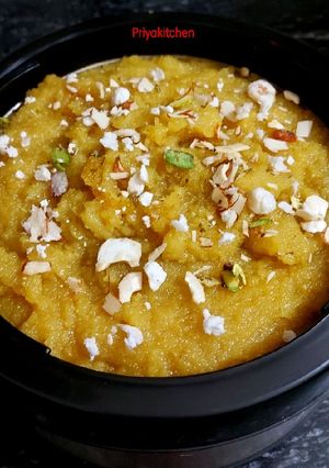 सूजी बेसन हलवा (नवमी भोग) (Suji besan halwa recipe in hindi) रेसिपी मुख्य फोटो