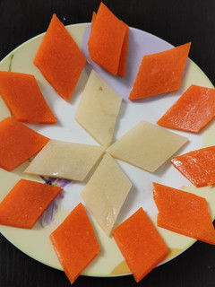 அகரகர் பப்பாயா ஸ்வீட் (Agar Agar papaya sweet recipe in tamil) செய்முறை முக்கிய புகைப்படம்