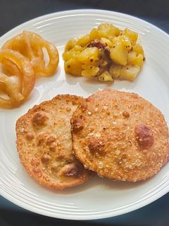 ডালপুরি (Dalpuri recipe in Bengali) রেসিপির প্রধান ছবি