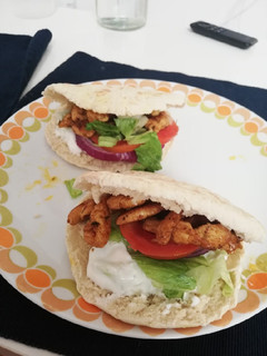 Una foto de Gyros de pollo