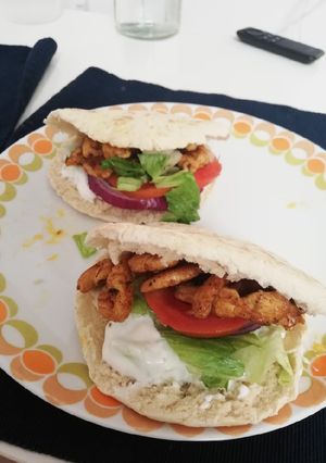 Una foto de Gyros de pollo