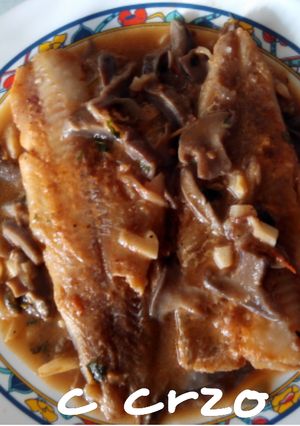 Una foto de Filete de abadejo con setas de pie azul