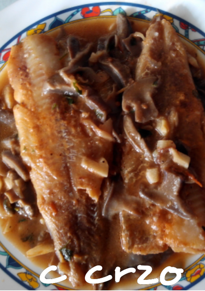 Una foto de Filete de abadejo con setas de pie azul