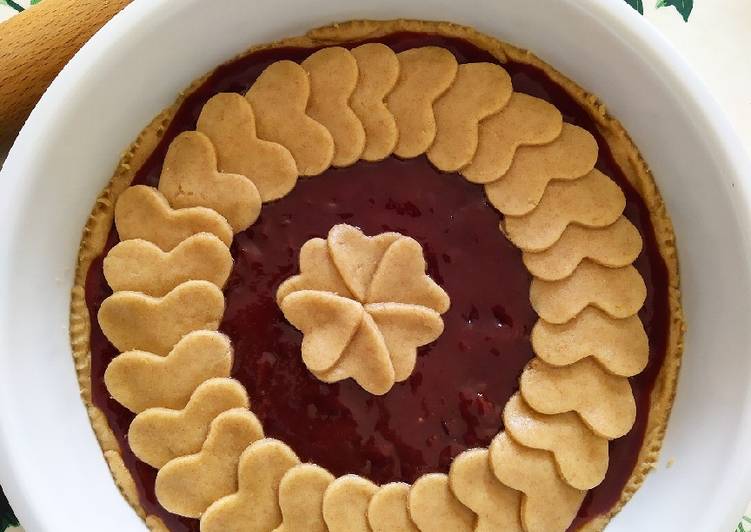 Crostata con marmellata di ciliegie e farina di farro integrale