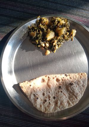 मूली आलू भुजिया(mooli aloo bhujiya recipe in hindi) रेसिपी मुख्य फोटो