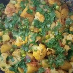 A picture of Aaloo gobi vegetable.