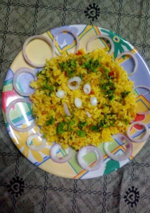 ડુંગળી ભાત (onion rice recipe in Gujarati) રેસીપી મુખ્ય ફોટો