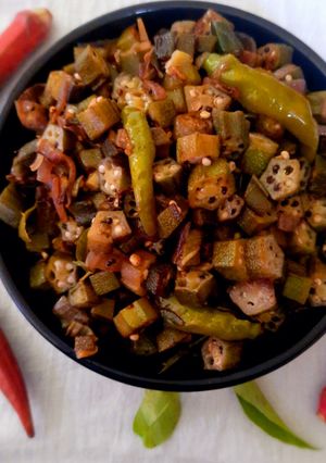 A picture of Red ladies finger stir fry.