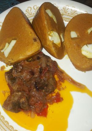 A picture of Moi moi with beef sours.