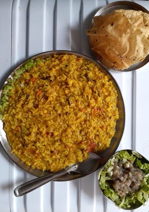 मिक्स दाल खिचड़ी (Mixed Dal Khichdi Recipe in Hindi) रेसिपी मुख्य फोटो