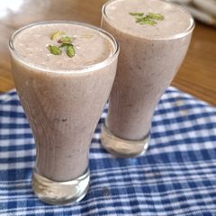 A picture of Date-Almond Smoothie.