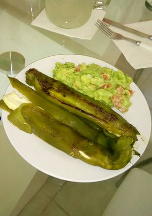 Una foto de Chiles Rellenos Ligeros