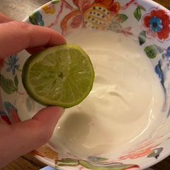 A picture of Lime sour cream.