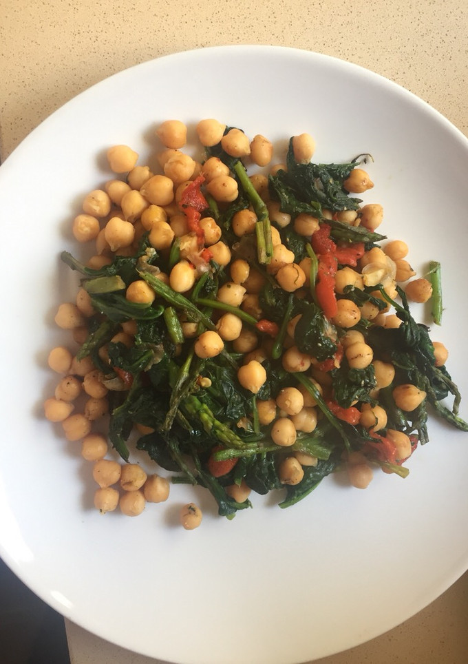 Una foto de Espinacas con garbanzos a mi manera