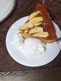 Tarta de manzana y flan con helado