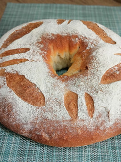 Una foto de Rosca de pan con yogur