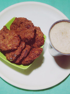 சின்ன வெங்காயம் பச்சைபயிறு வடை. டீ டைம் ஸ்பெஷல் ரெசிபி (Onion Pachai Payiru Vadai Recipe in Tamil) செய்முறை முக்கிய புகைப்படம்
