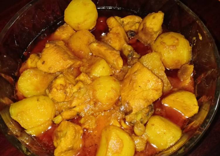 Chicken potatoes curry