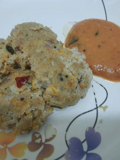 ஓட்ஸ் இட்லி(oats idli recipe in tamil) செய்முறை முக்கிய புகைப்படம்