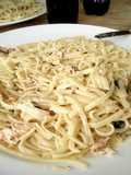 Pasta cremosa (y muy ligera) con salmón y espinacas