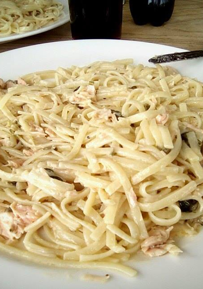 Una foto de Pasta cremosa (y muy ligera) con salmón y espinacas