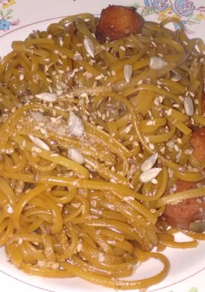 Una foto de Salchipasta oriental
