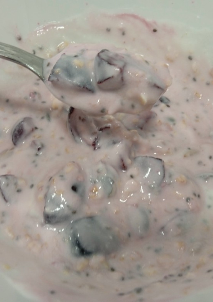 Una foto de Copos con fruta y yogurt