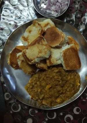 A picture of Pav bhaji.