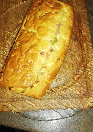 Une photo de Cake aux olives, jambon & feta 🍞