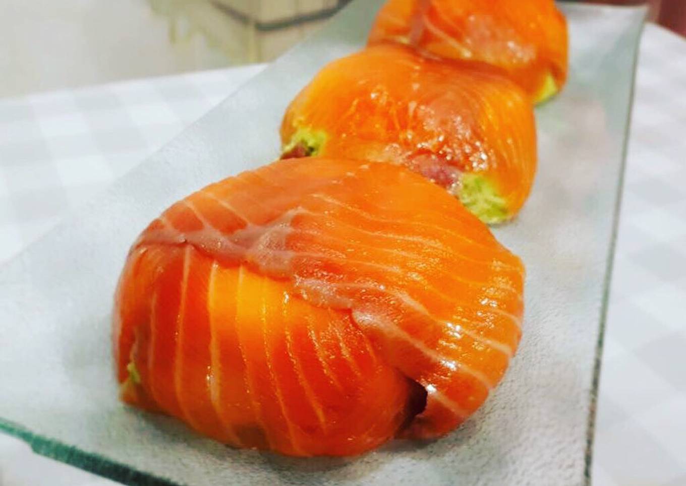 Bombas de salmón con aguacate (entrante de fiesta)