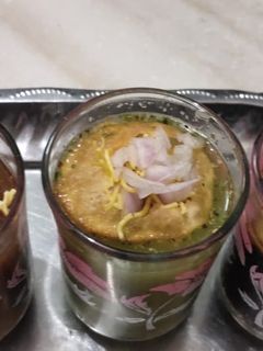 શોર્ટ્સ પાણીપુરી(shots panipuri recipe in Gujarati) રેસીપી મુખ્ય ફોટો