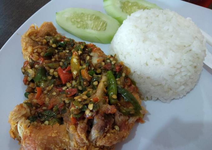 Ayam Penyet Sambel Bawang