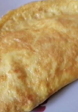 Una foto de Omelette de huevo relleno