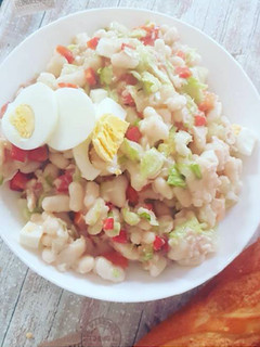 Una foto de Ensalada de judías blancas