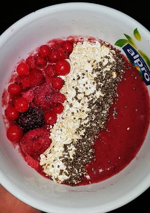 Forest fruit supersmoothie bowl recept fotója