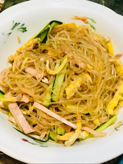A picture of Simple glass noodle salad.