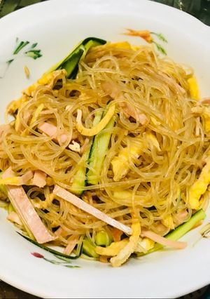 A picture of Simple glass noodle salad.