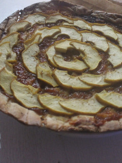 Una foto de Tarta de manzana con mermelada de mandarinas amargas