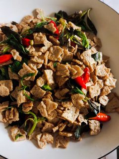 รูปของ ผัดกระเพราไก่เจ
