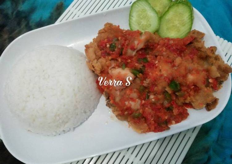 Resep Ayam geprek special ala bunda Verra 😊 yang Sempurna
