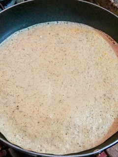 Una foto de CREPAS de Avena🌾con Cremosino de Zaatar y Mozzarella...!