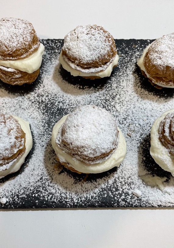 Una foto de Miguelitos de nata