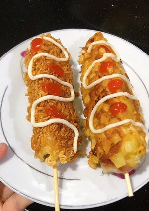 Hình của món Hot dog xúc xích Hàn Quốc.