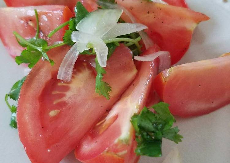 How to Prepare Super Quick Homemade Tomato and Coriander Salad