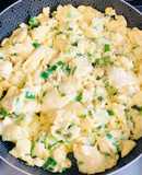 Huevos revueltos con puerros