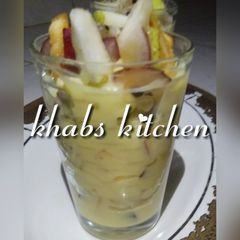 A picture of Creamy custard fruit salad.